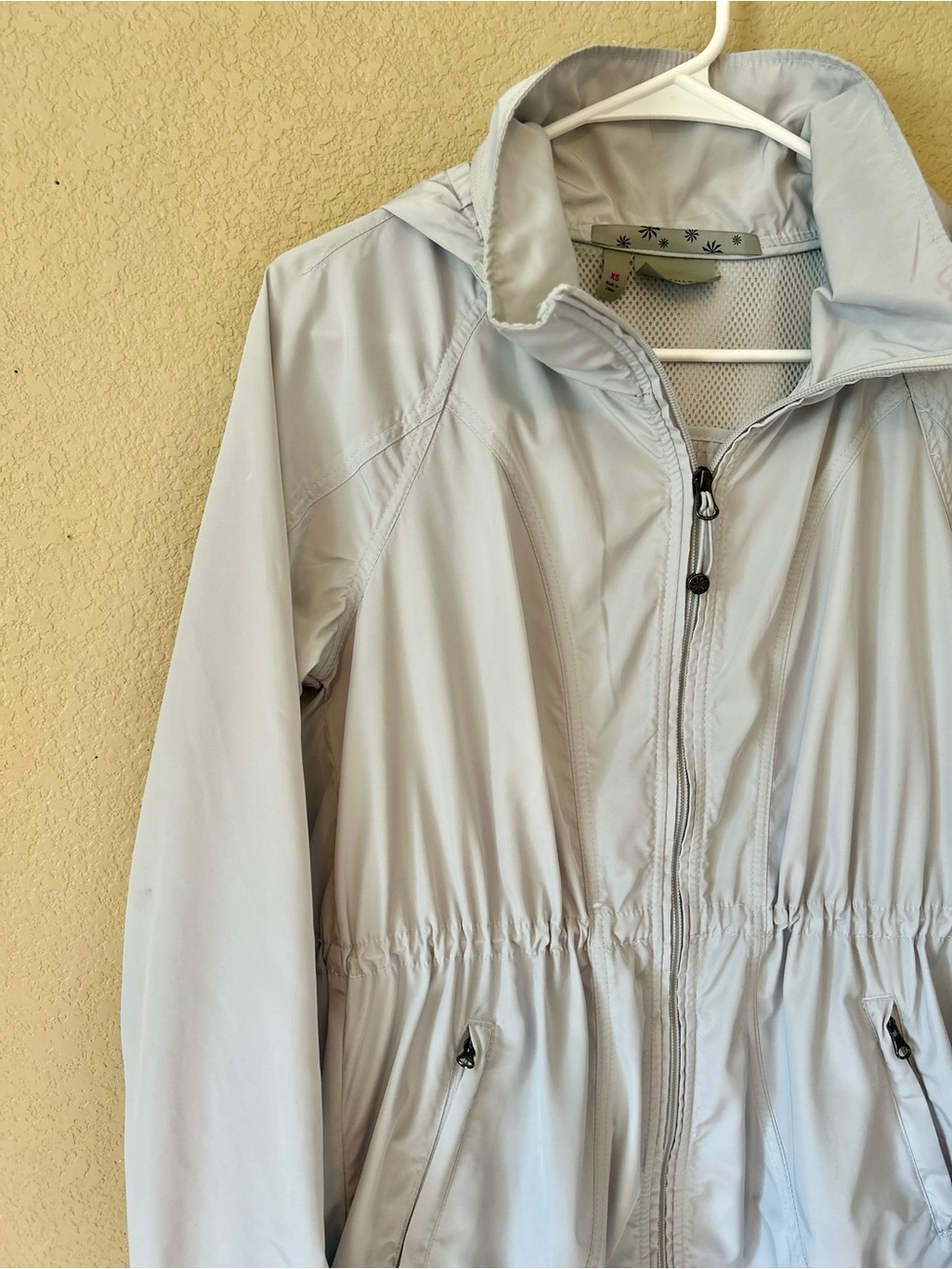 Athleta Light Gray Zip-Front Utility Anorak Rain Jacket Size XS - Picture 4 of 12